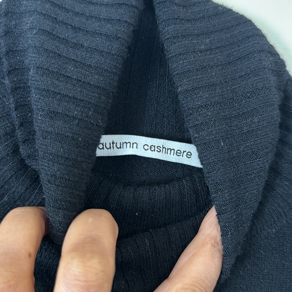 Autumn Cashmere Turtleneck sweater - Picture 4 of 6